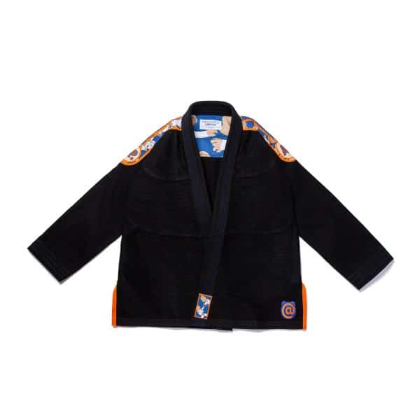 Albino and Preto B86 Bearbrick V3 black kimono top front view with shoulder patches and embroidered logo