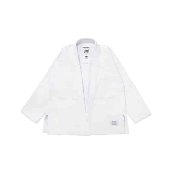 Albino and Preto Series 13 Brazil White Tonal kimono jacket front with pearl weave texture